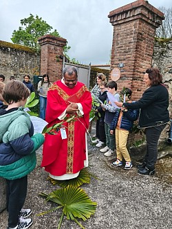 Dimanche Rameaux Père Gustave enfants